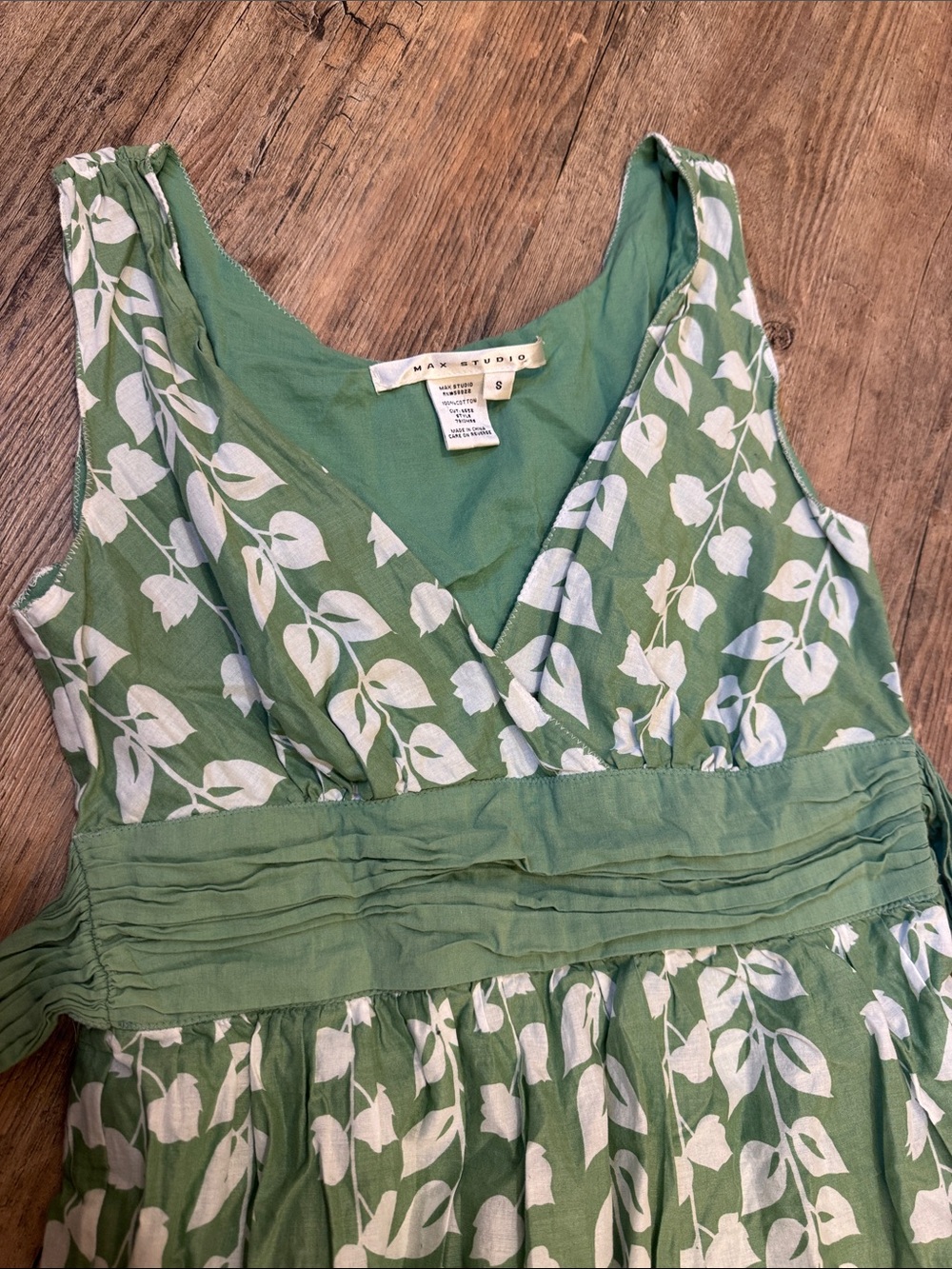 Max Studio Green and White Floral V-Neck Sundress - Picture 3 of 6